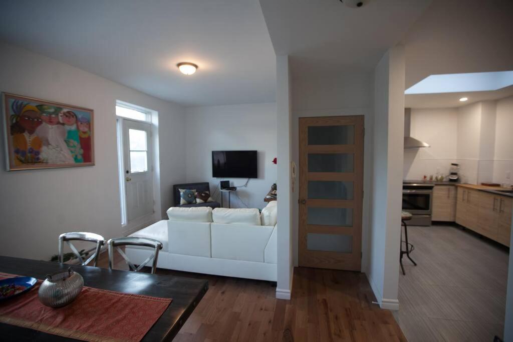 Appartement Bel Grand App.-plateau Mont-royal-no-citq 298319